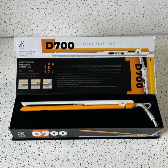 GK Hair D700 Titanium Flat Iron